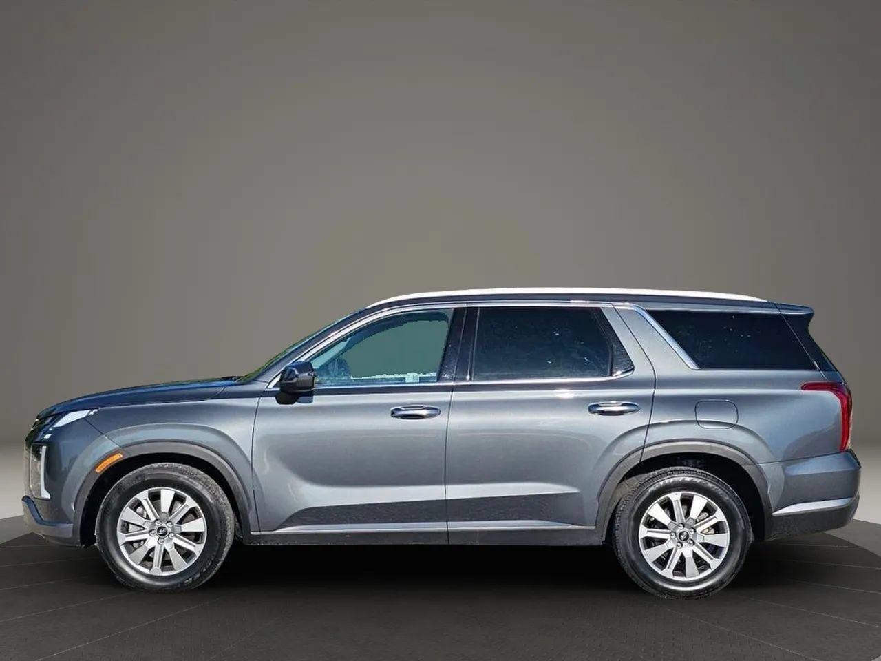 Used 2025 Hyundai Palisade SEL FWD image 3