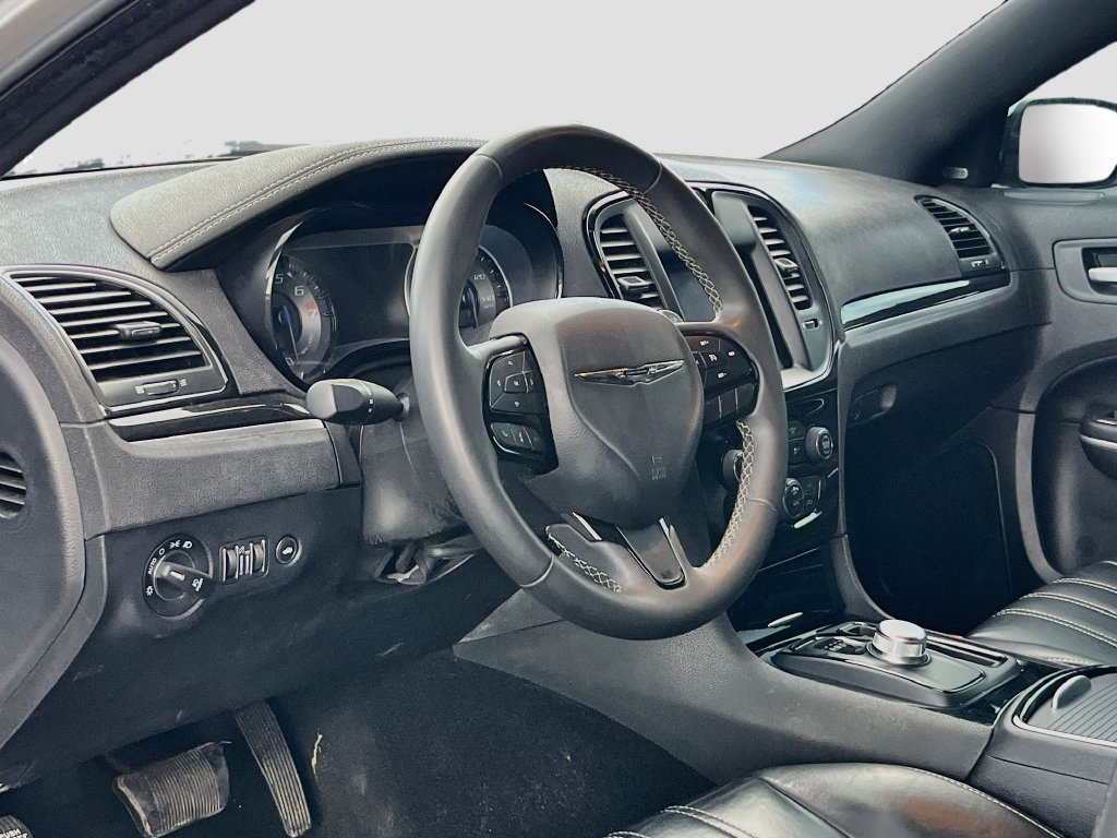 Used 2023 Chrysler 300 S RWD image 9