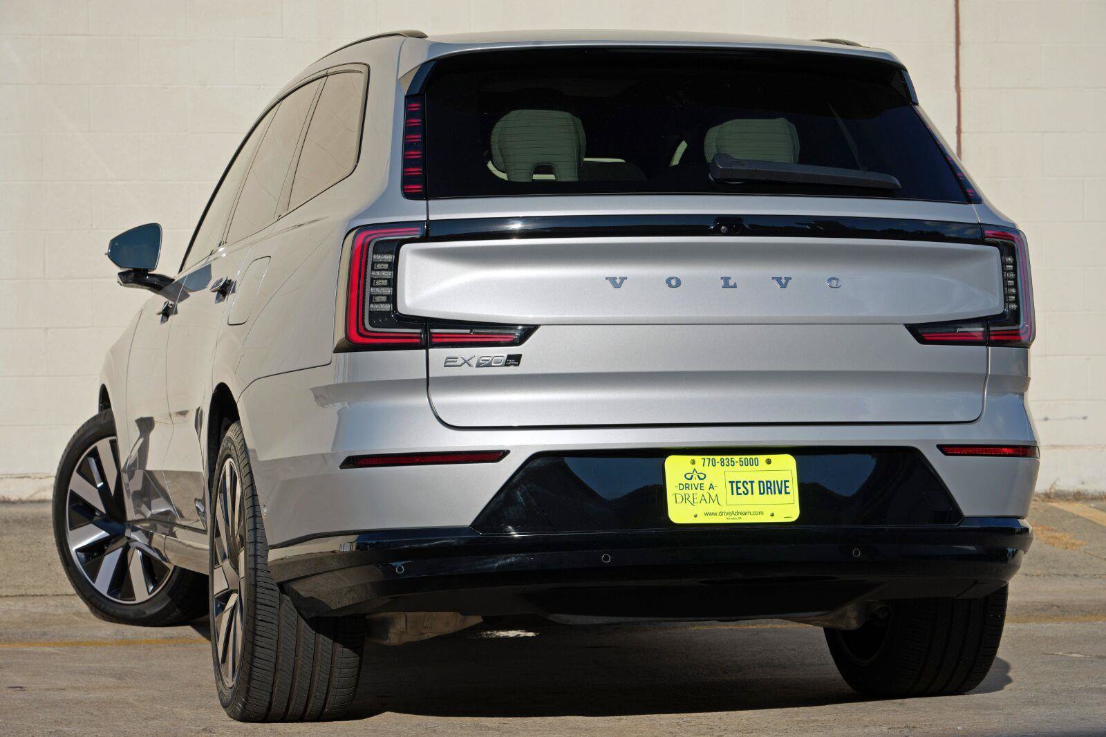 Used 2025 Volvo EX90 Ultra AWD/4WD image 5