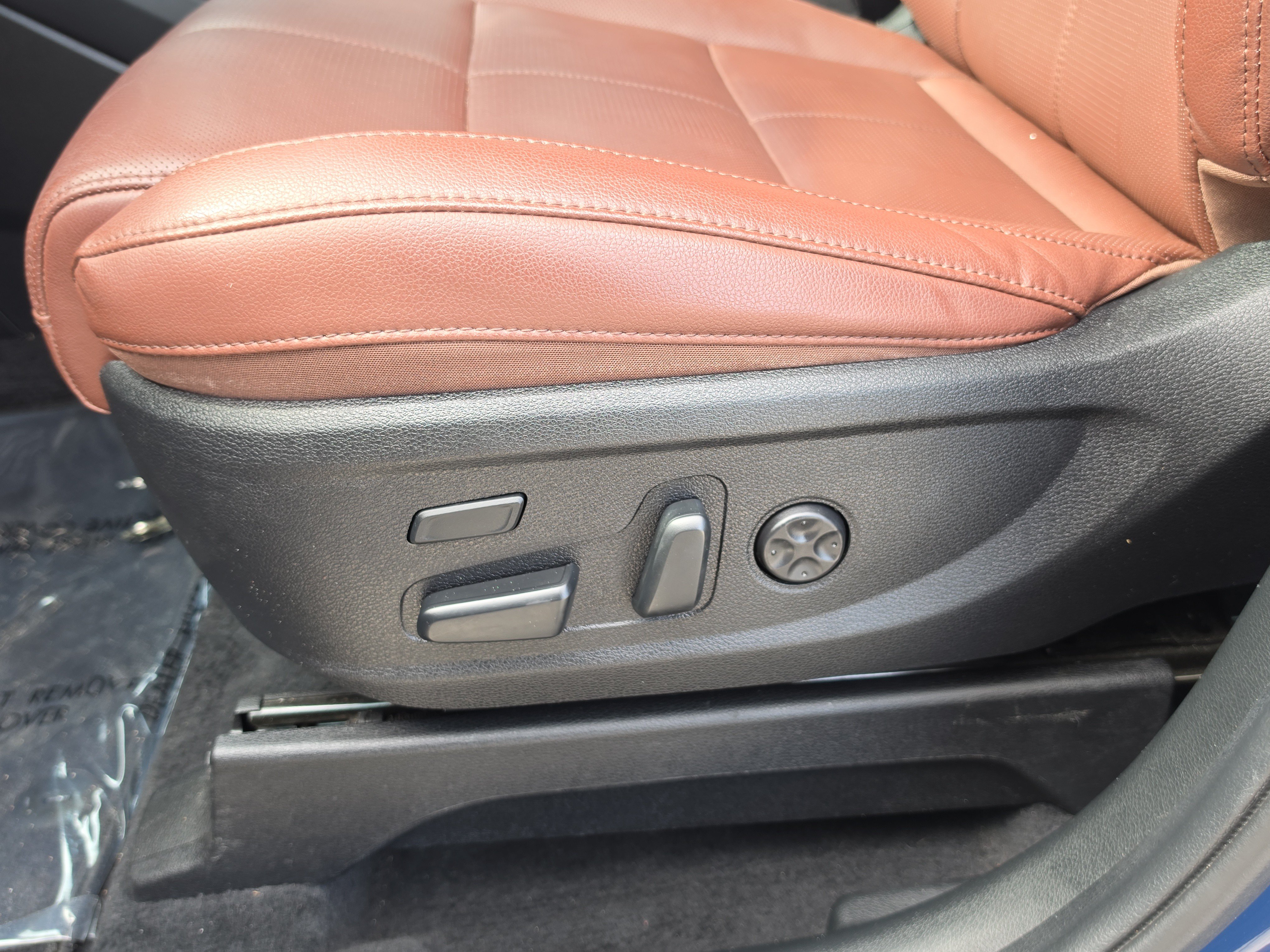 Used 2024 Kia Telluride SX w/ Towing Package FWD image 22