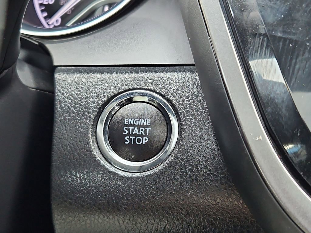 Used 2020 Toyota Camry XLE image 16