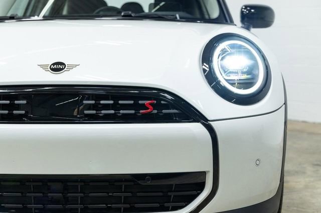 Certified 2025 MINI Cooper S image 8