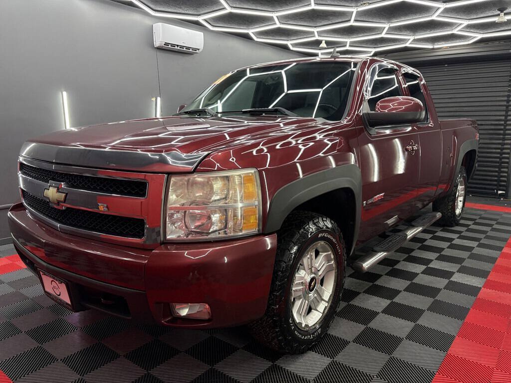 Used 2008 Chevrolet Silverado 1500 LTZ w/ Suspension Package, Off-Road AWD/4WD image 1