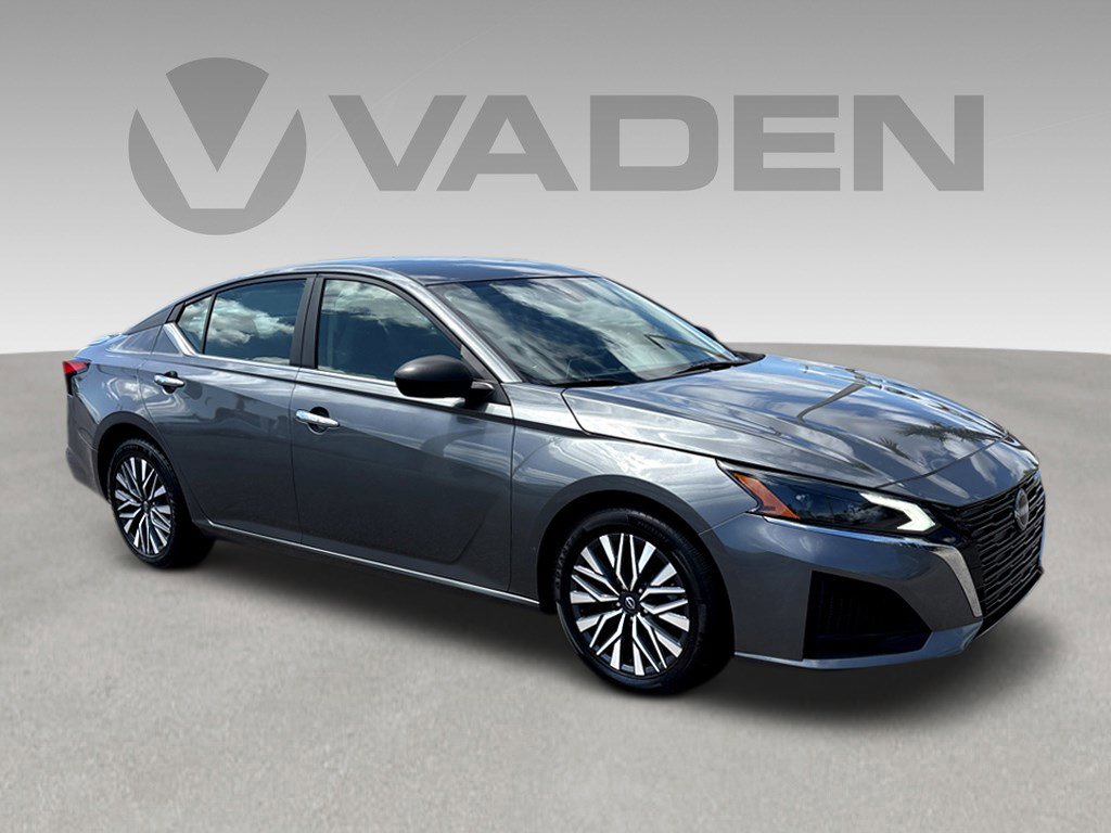 Used 2024 Nissan Altima 2.5 SV