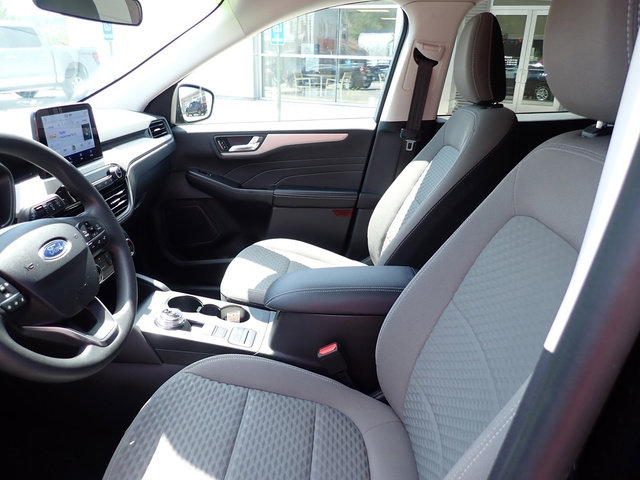 Used 2021 Ford Escape SE image 11