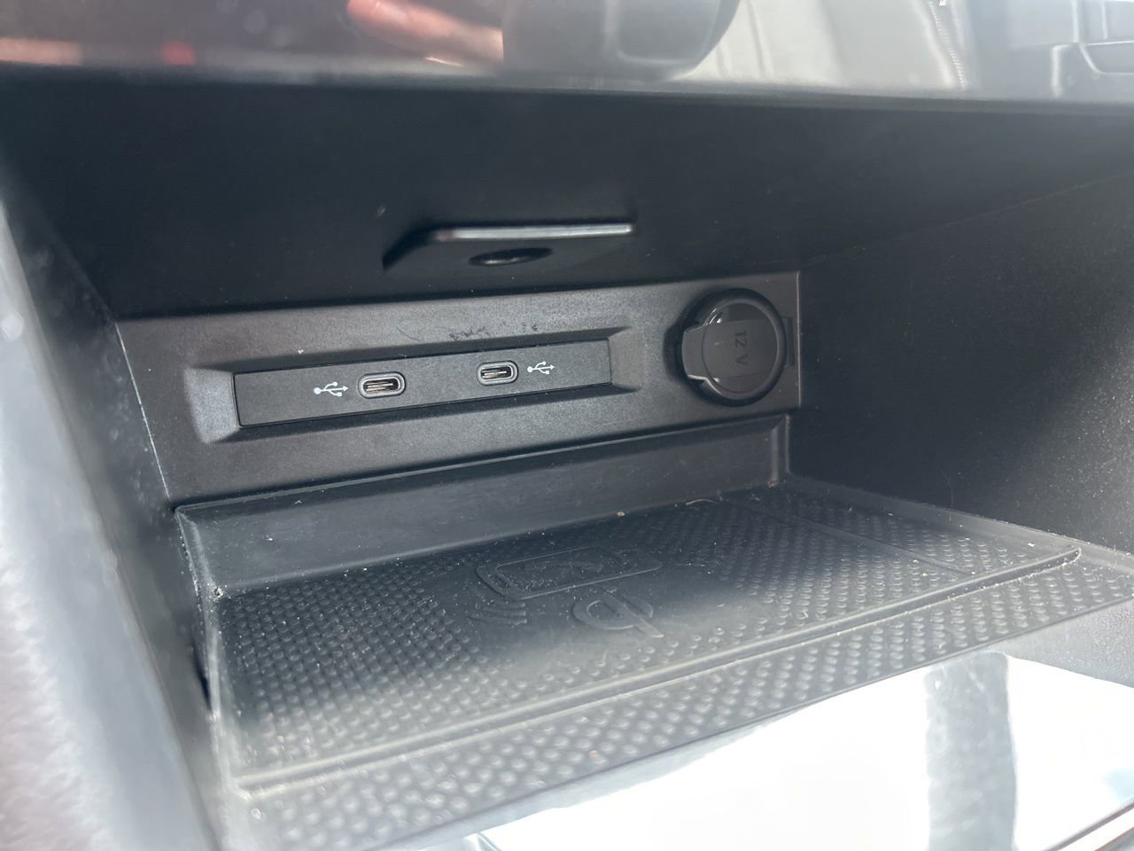 Used 2024 Volkswagen Tiguan SE R-Line image 21