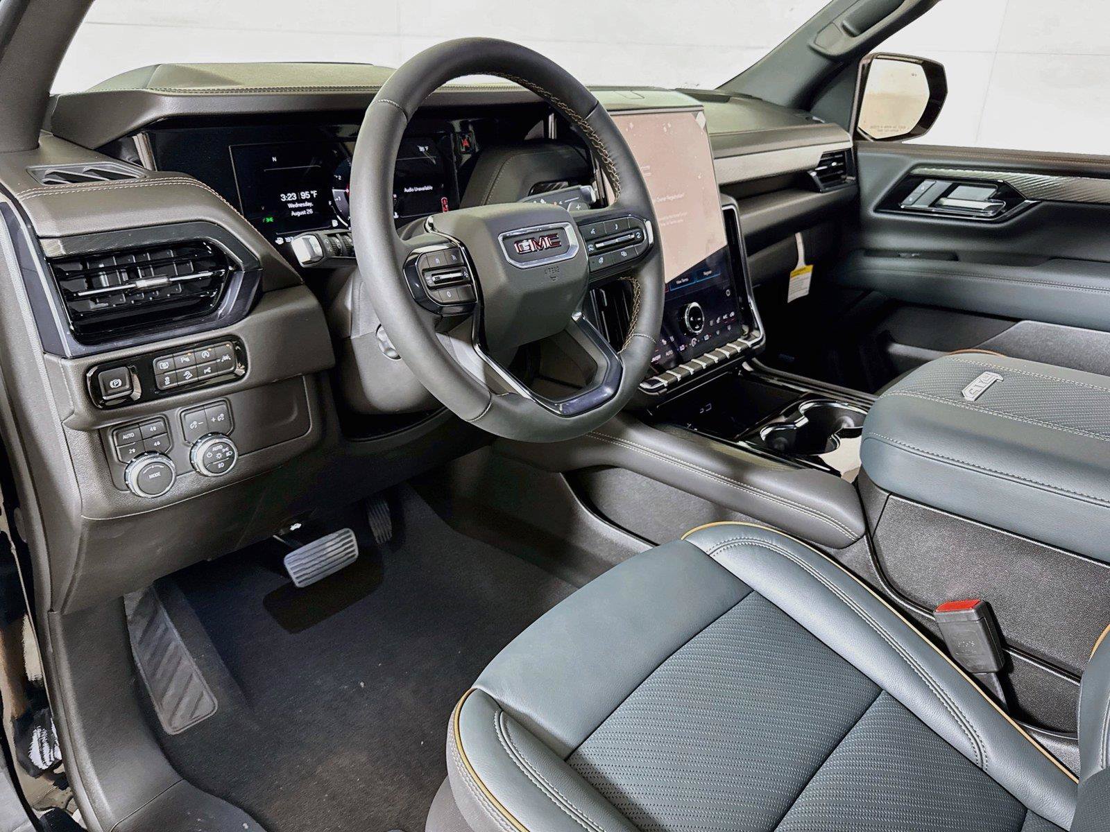 New 2026 GMC Yukon XL AT4 w/ AT4 Premium Package AWD/4WD image 5