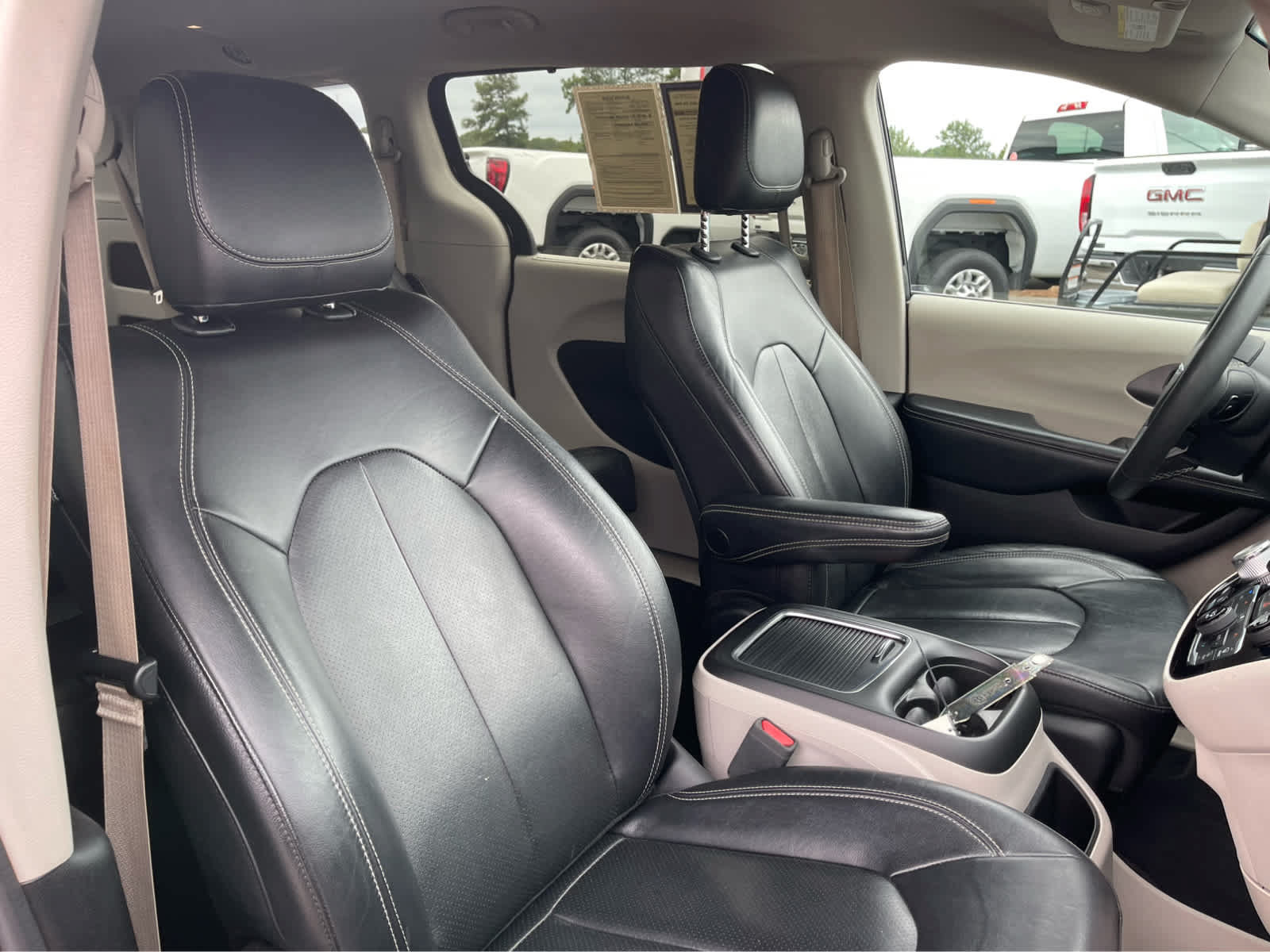Used 2022 Chrysler Pacifica Touring-L FWD image 24