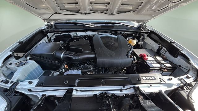Used 2019 Toyota Tacoma TRD Sport AWD/4WD image 32