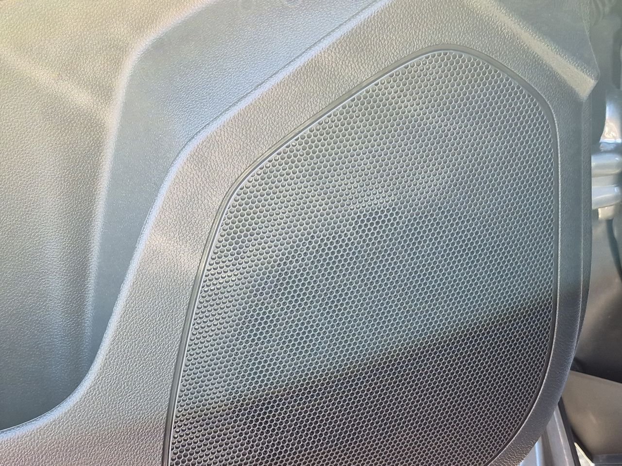New 2026 Chevrolet Trax RS w/ Sunroof Package FWD image 24