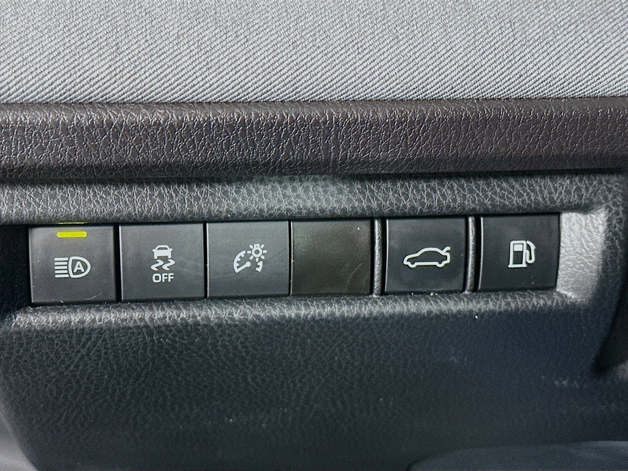 Used 2025 Toyota Camry LE image 17