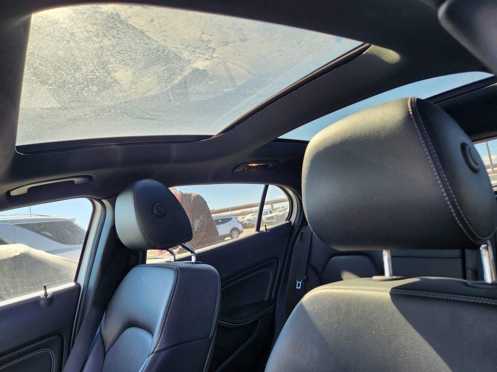 Used 2020 Mercedes-Benz GLA 250 4MATIC w/ Premium Package image 4