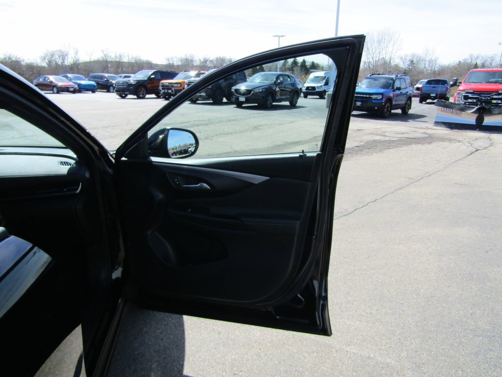 Used 2025 Buick Envista Preferred w/ Convenience I Package image 35