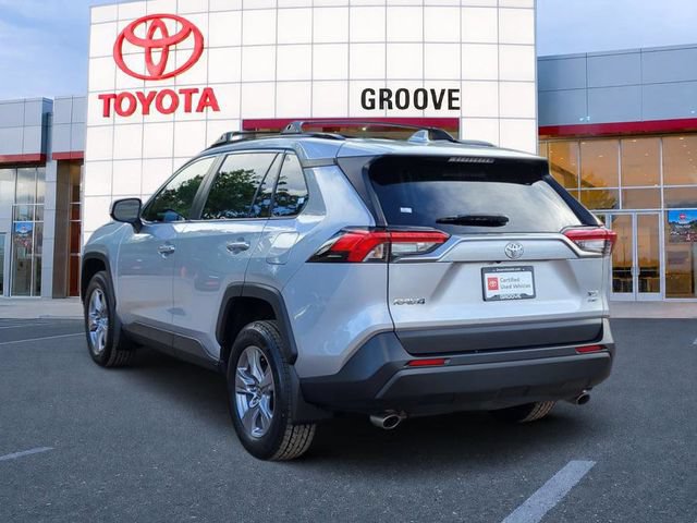 Used 2022 Toyota RAV4 XLE w/ Convenience Package AWD/4WD image 3