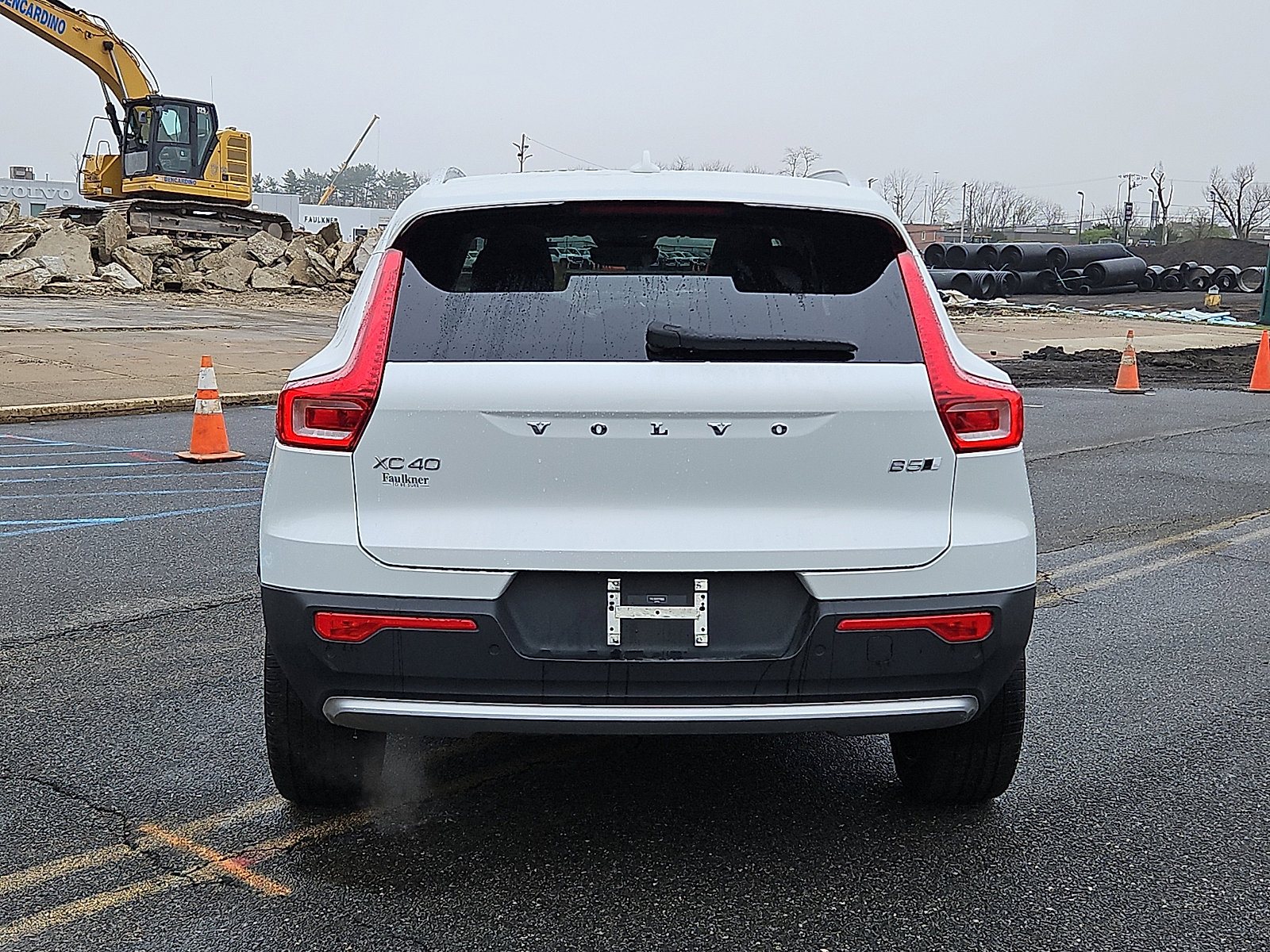 Certified 2023 Volvo XC40 B5 Ultimate w/ Protection Package Premier image 5