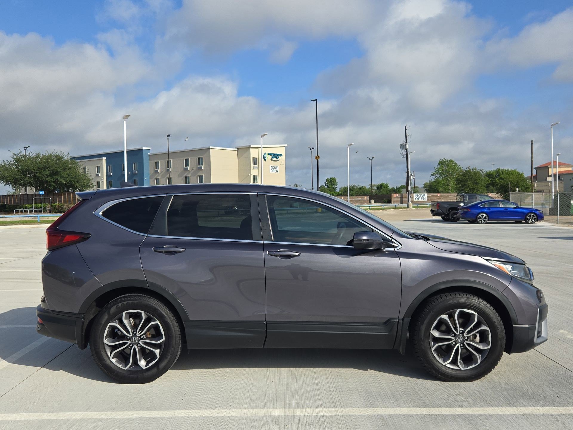 Used 2022 Honda CR-V EX image 2