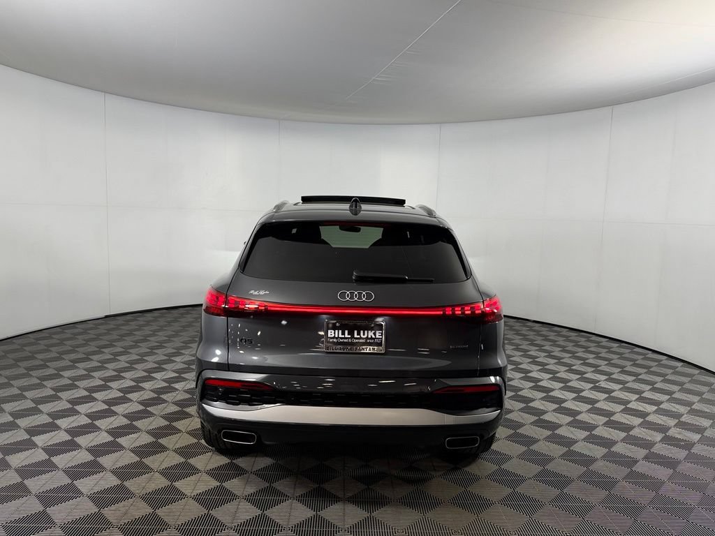 Used 2025 Audi Q5 Premium Plus w/ Premium Plus AWD/4WD image 7