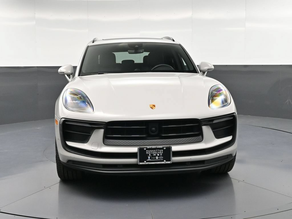 Certified 2023 Porsche Macan Turbo AWD/4WD image 11