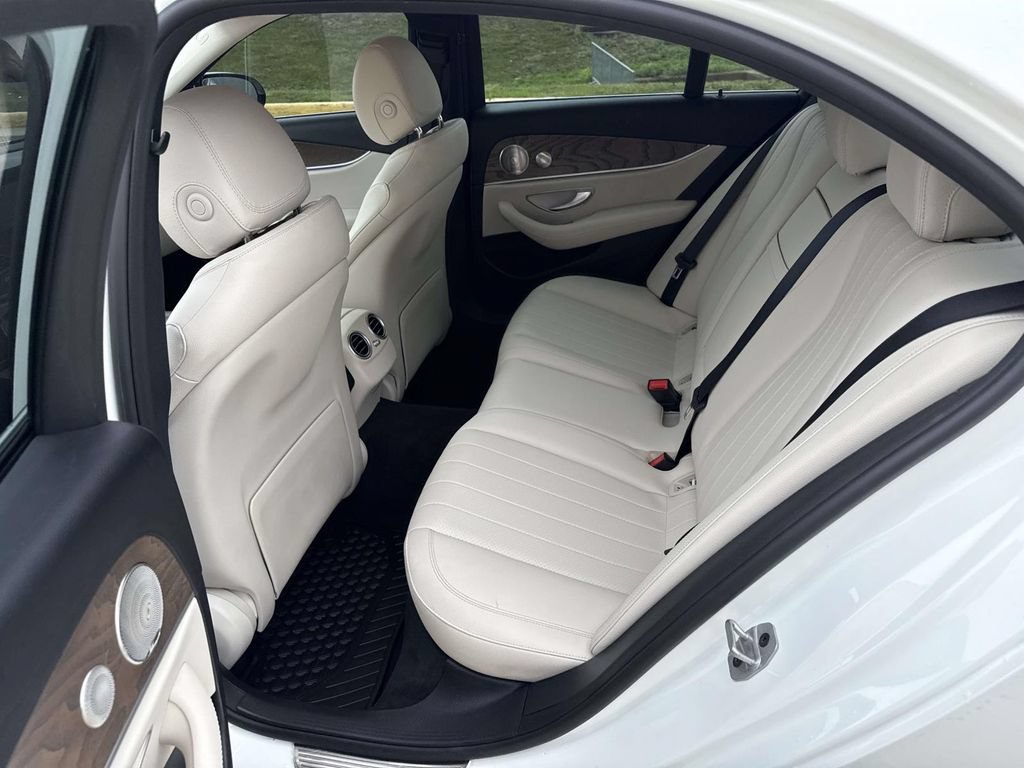 Used 2023 Mercedes-Benz E 350 4MATIC Sedan image 10