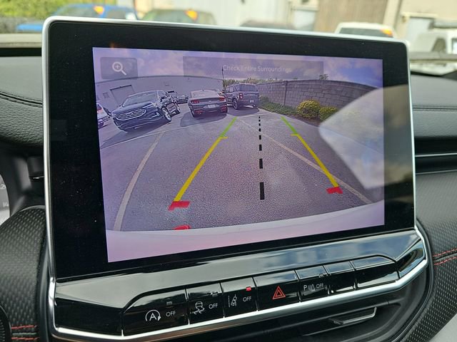 Used 2025 Jeep Compass Trailhawk image 20