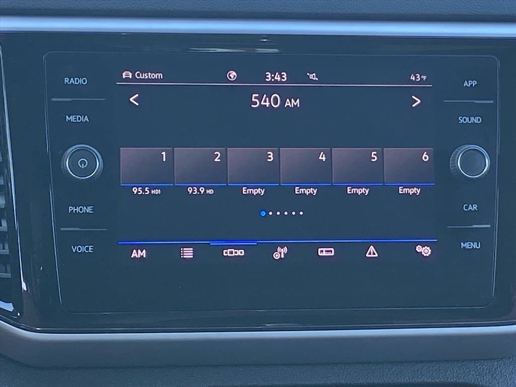 Certified 2023 Volkswagen Atlas Cross Sport SE w/ Panoramic Sunroof Package image 9