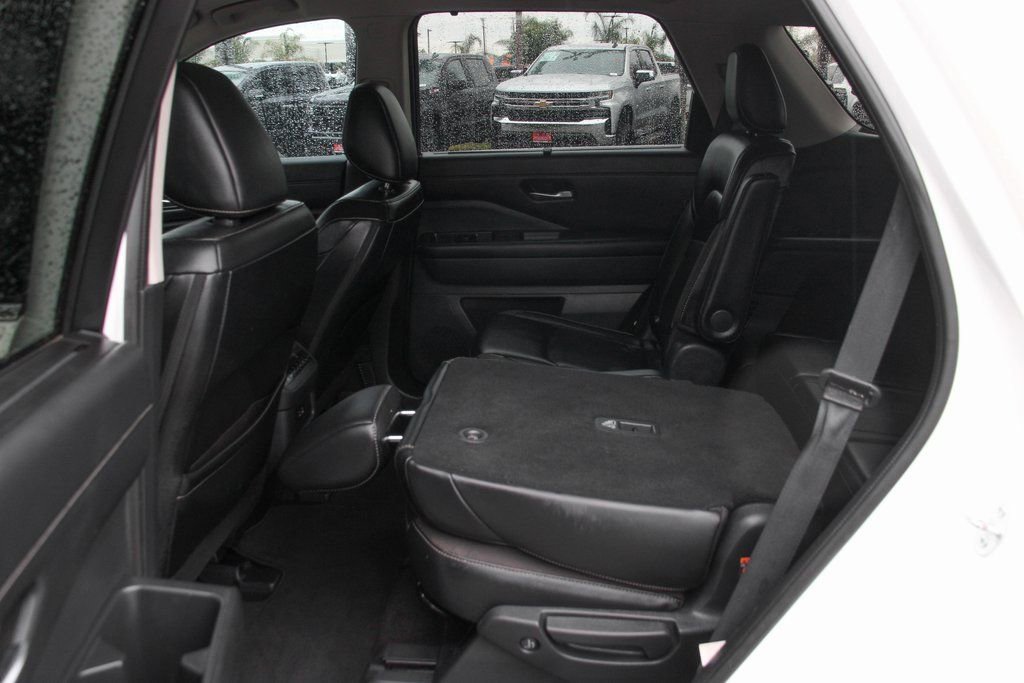 Used 2024 Nissan Pathfinder SL w/ SL Premium Package image 35