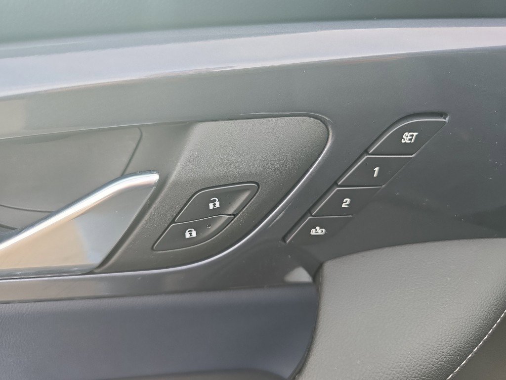 Certified 2024 Chevrolet Blazer RS w/ Driver Confidence II Package image 12