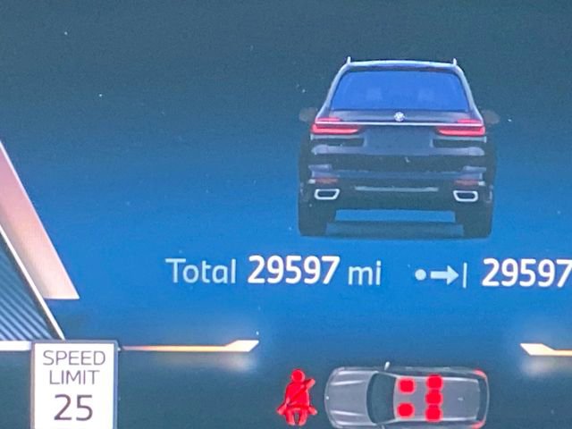 Used 2025 BMW X7 xDrive40i image 12