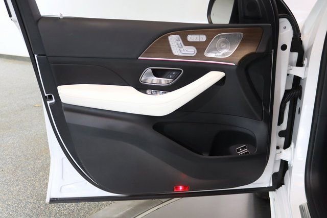 Certified 2025 Mercedes-Benz GLE 450e 4MATIC image 17