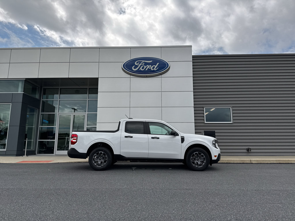 New 2026 Ford Maverick XLT w/ Equipment Group 301A AWD/4WD image 2