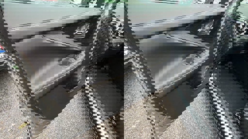 New 2026 Chevrolet Blazer EV LT image 10