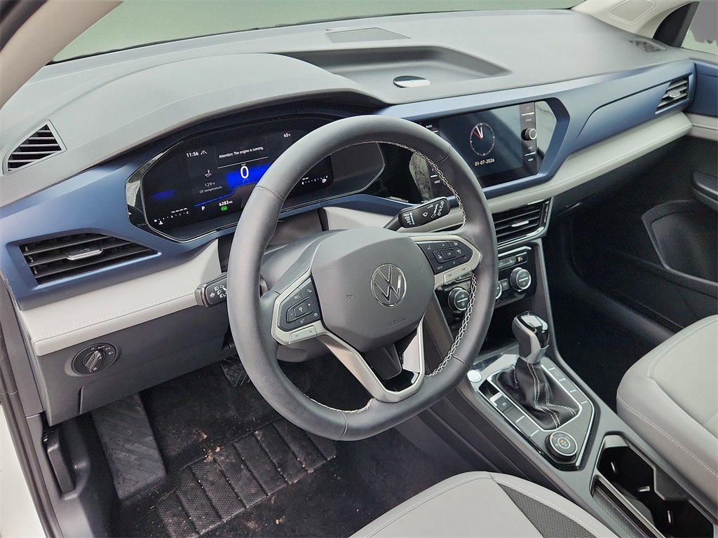 Used 2024 Volkswagen Taos SE w/ Panoramic Sunroof Package image 18