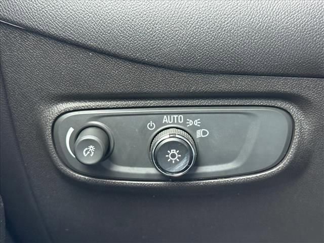 Used 2023 Chevrolet Equinox LT FWD image 24