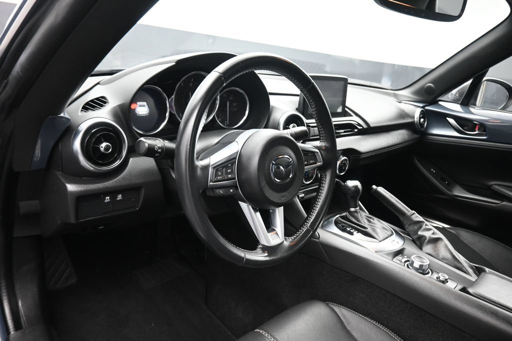 Used 2020 MAZDA MX-5 Miata RF Grand Touring RWD image 13