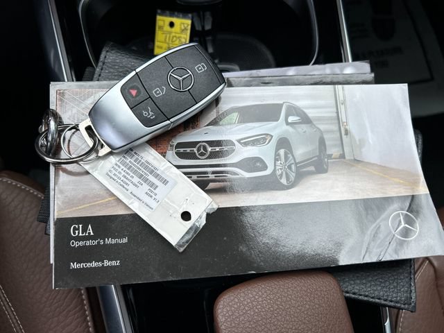 Used 2022 Mercedes-Benz GLA 250 4MATIC image 10