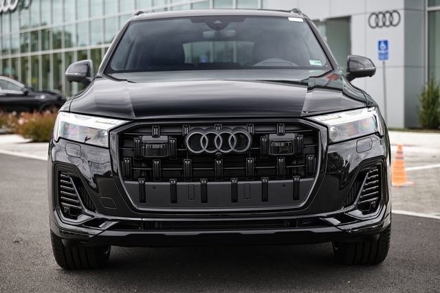 New 2025 Audi Q7 3.0T Prestige image 13