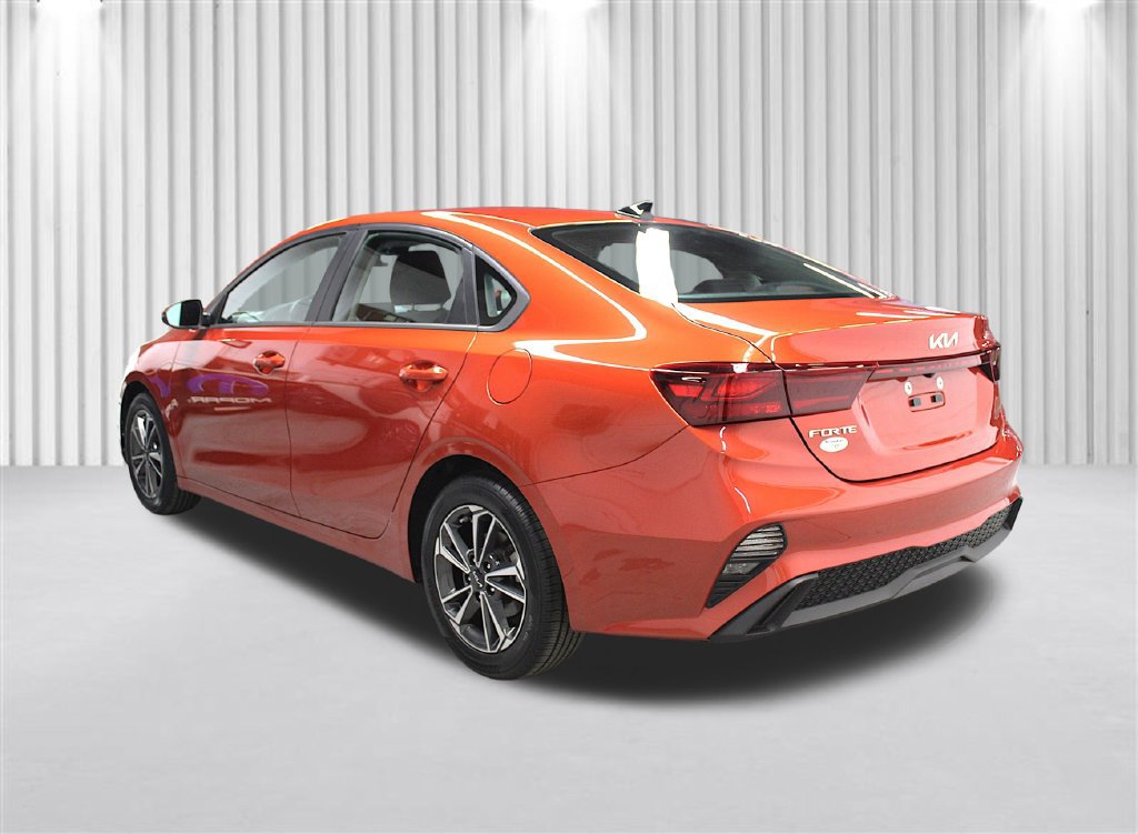 Used 2023 Kia Forte LXS w/ LXS Technology Package FWD image 5