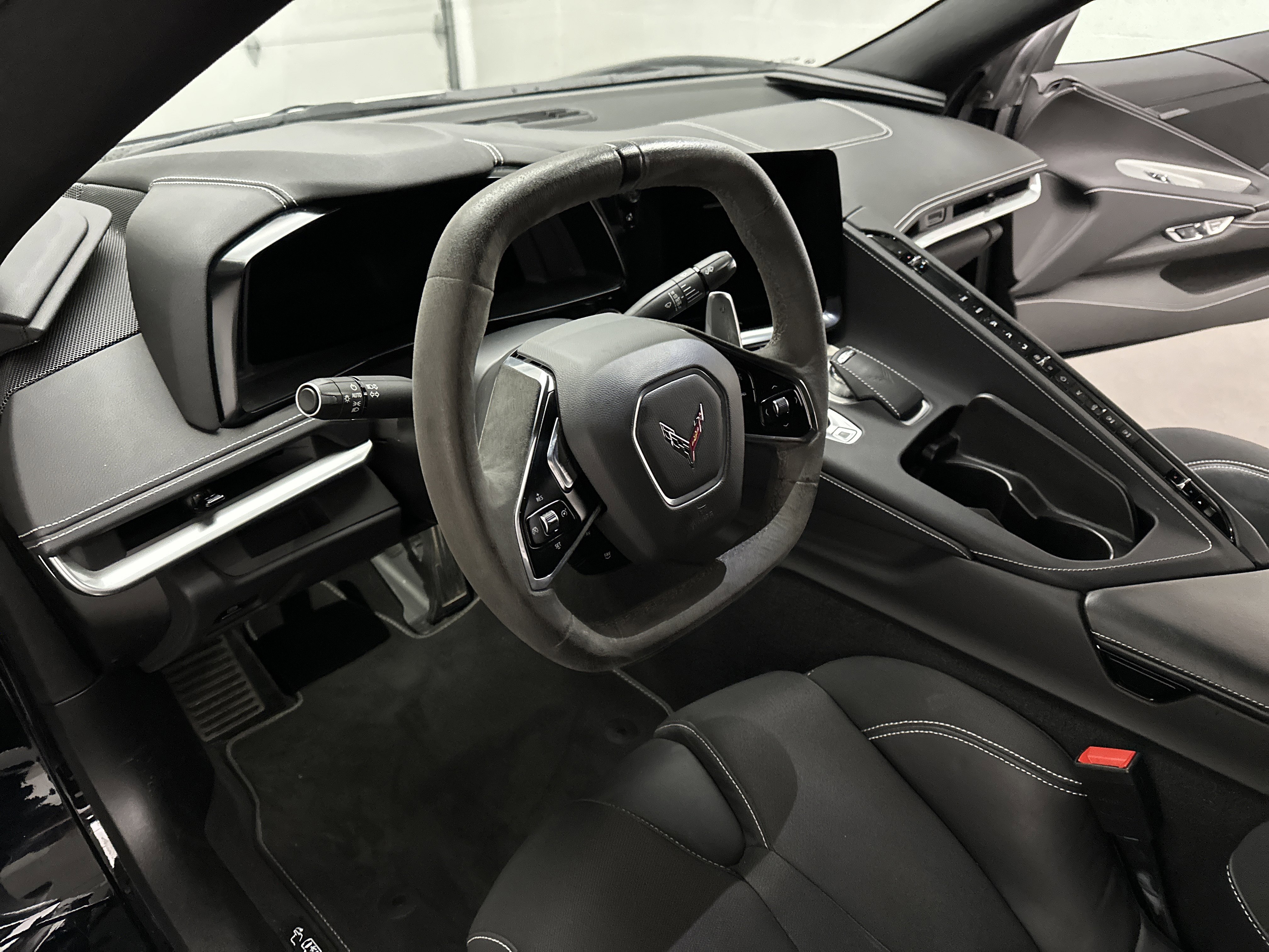 Used 2022 Chevrolet Corvette Stingray Coupe w/ Z51 Performance Package image 14