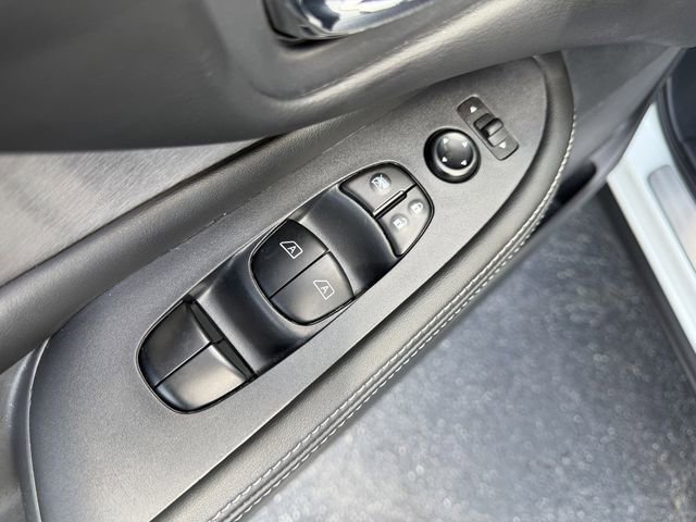 Used 2024 Nissan Murano SV w/ SV Midnight Edition Package image 9