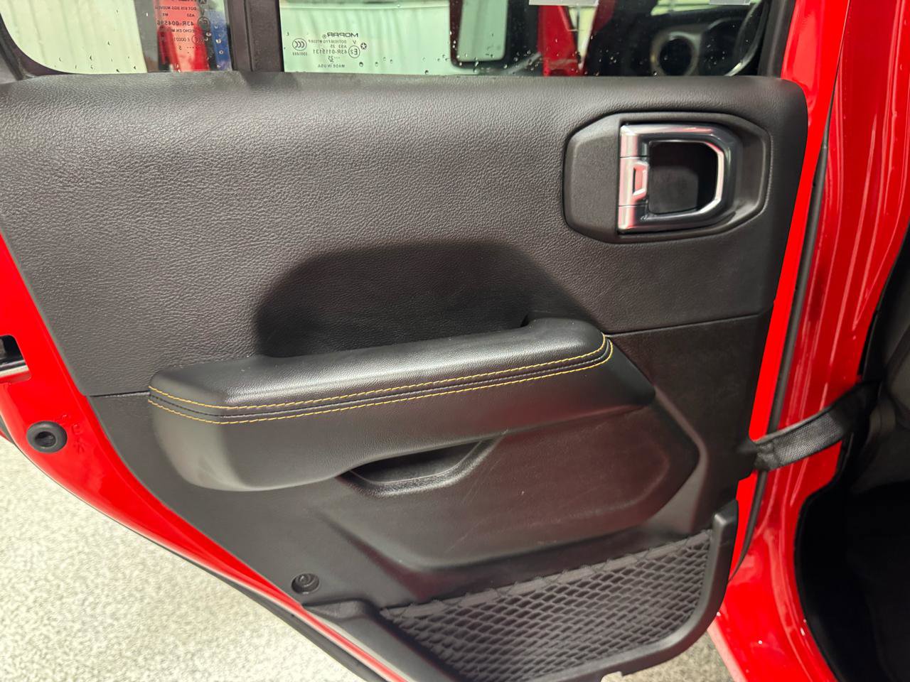 Used 2025 Jeep Wrangler Sahara w/ Safety Group AWD/4WD image 18