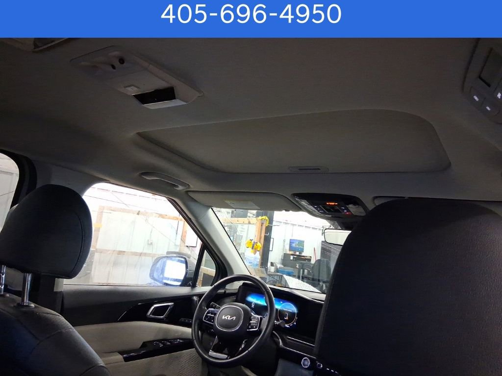 Used 2023 Kia Carnival SX Prestige image 11