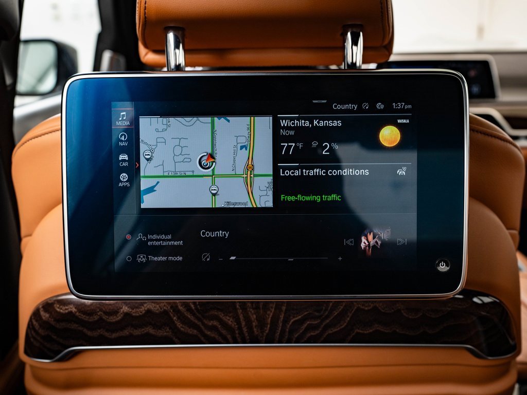 Used 2022 BMW ALPINA B7 xDrive image 38