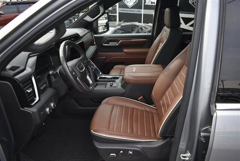 Used 2024 GMC Sierra 3500 Denali Ultimate image 13