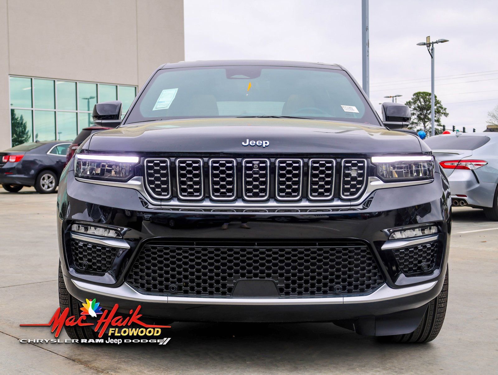 Used 2024 Jeep Grand Cherokee Summit w/ Advanced Protech Group IV image 5
