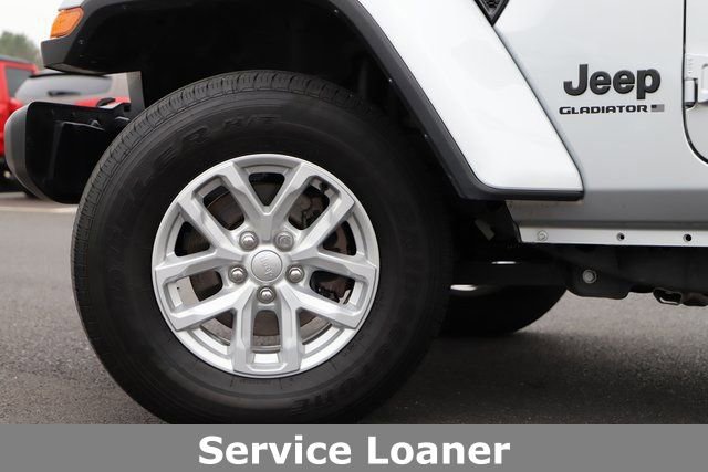 Used 2023 Jeep Gladiator Sport image 2