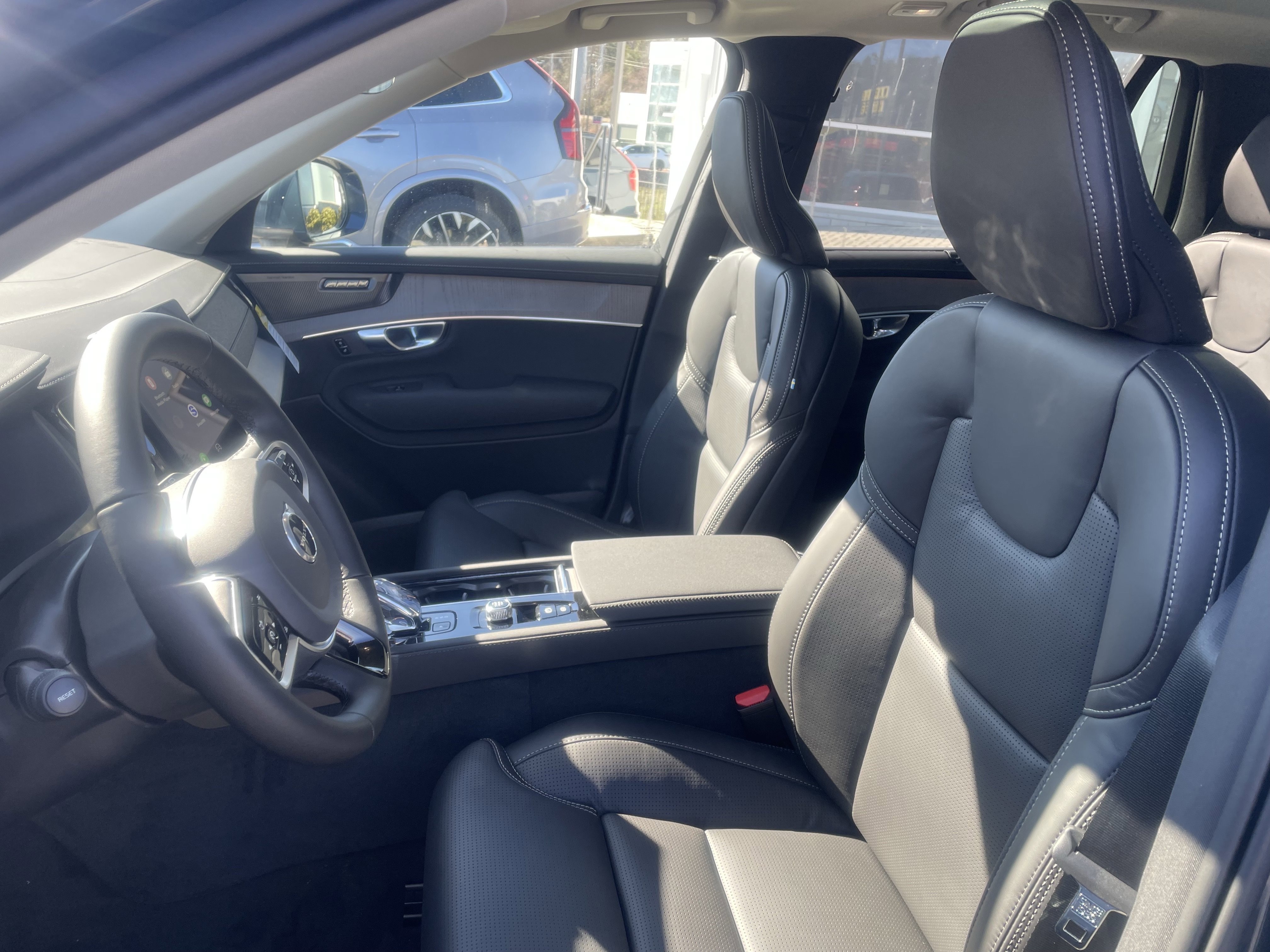 New 2026 Volvo XC90 B6 Ultra w/ Protection Package Premier image 15