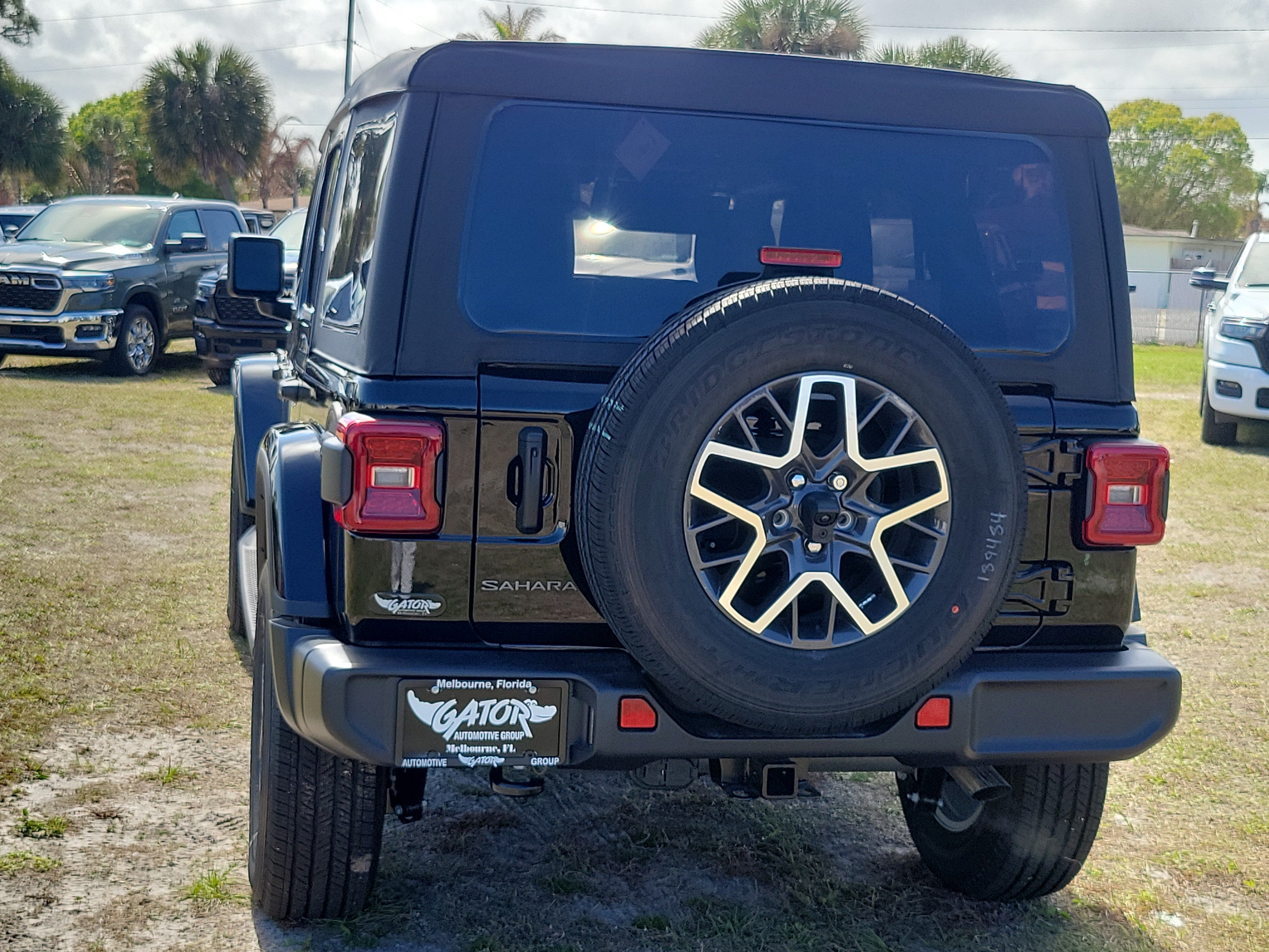 New 2026 Jeep Wrangler Unlimited Sahara AWD/4WD image 3