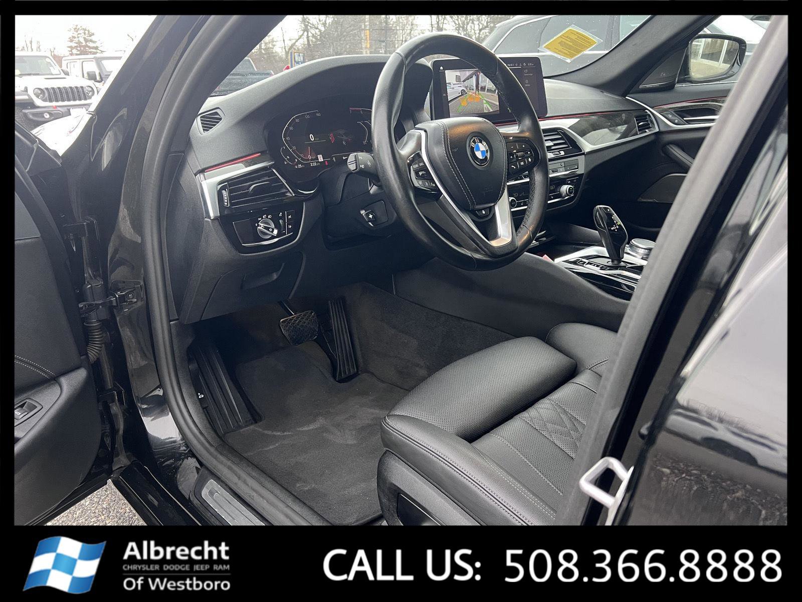 Used 2021 BMW 530i xDrive w/ Premium Package image 9