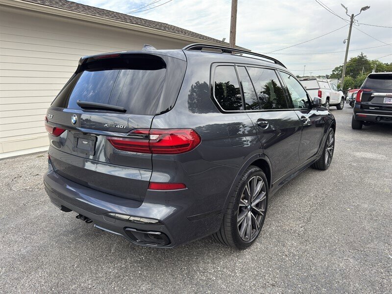 Used 2021 BMW X7 xDrive40i w/ M Sport Package AWD/4WD image 11