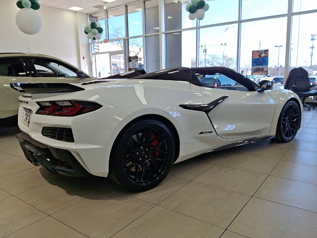 Used 2025 Chevrolet Corvette Z06 image 6